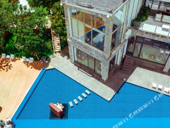 Lijiang Shanhai Villa Resort Hotel in Yulong, People's Republic of China