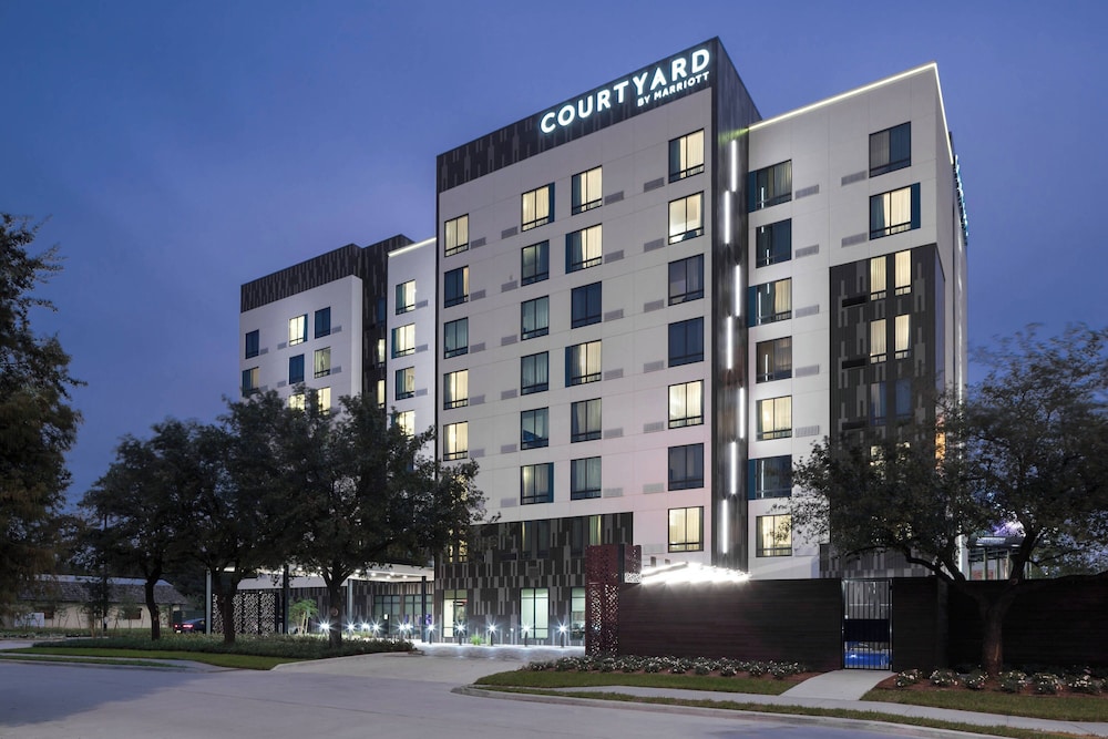 Courtyard by Marriott Houston Heights I 10 - featured photo