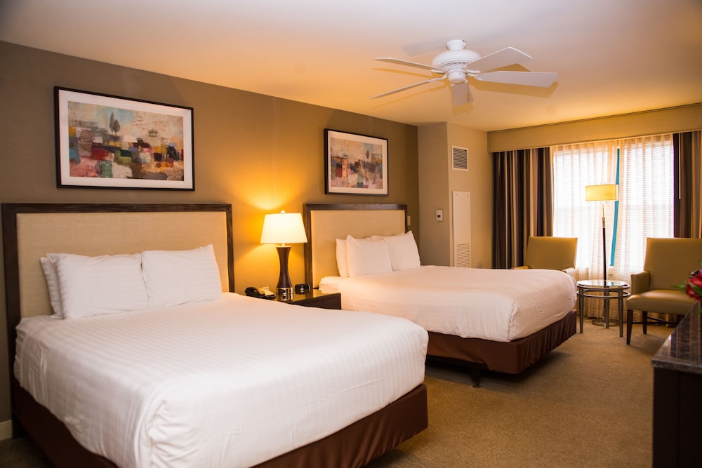 Isle Casino Hotel Bettendorf - photo 8