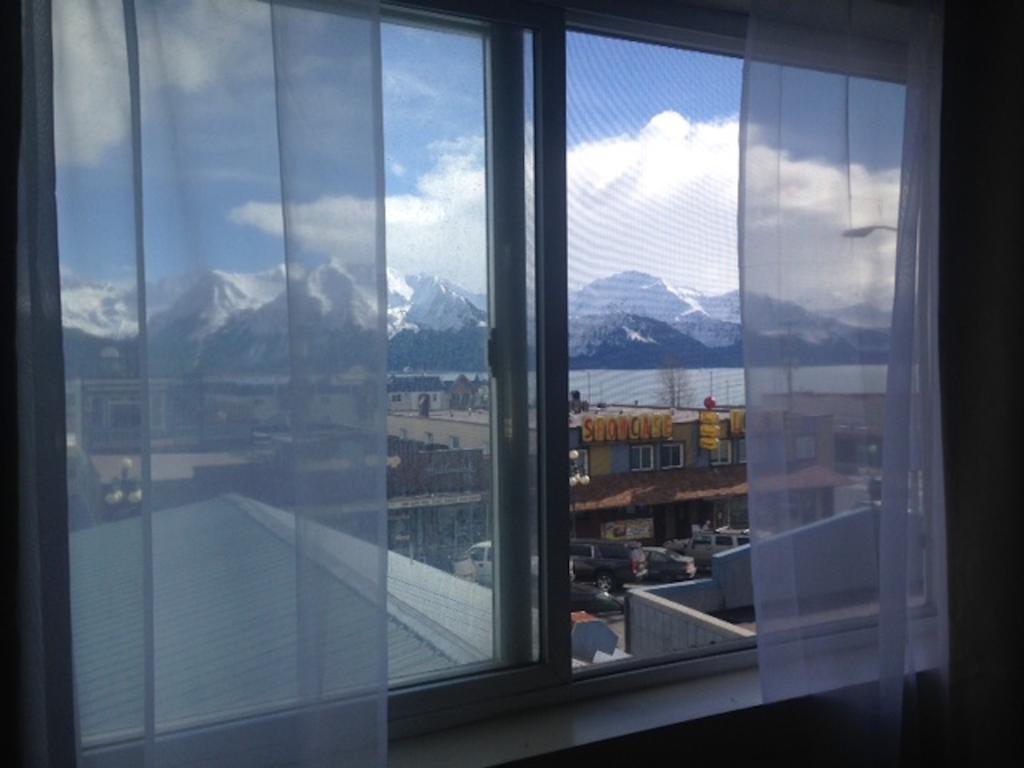 Fourth Avenue Lodging - photo 13