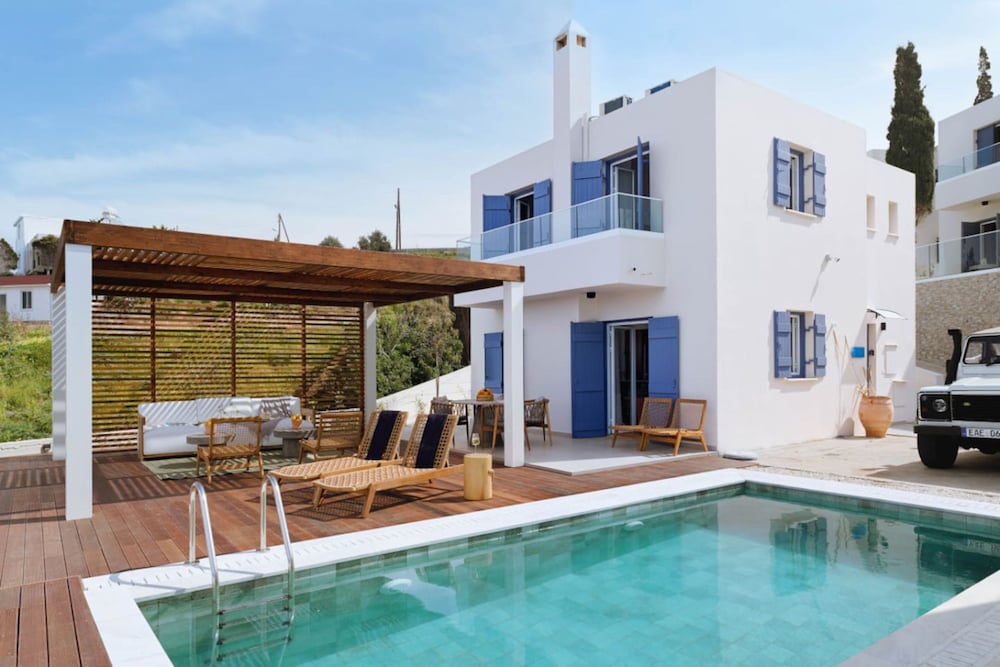 Villa Omega Coastal Calm at Moonlight Villas