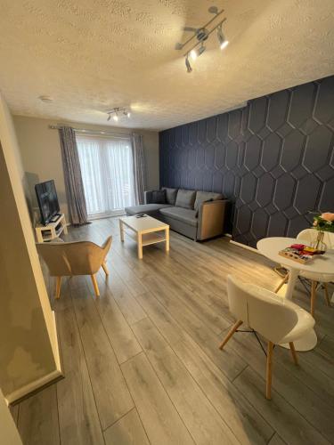 Cosy Modern Apartment — 4-Star Luxury Hotel in Darlaston, United Kingdom