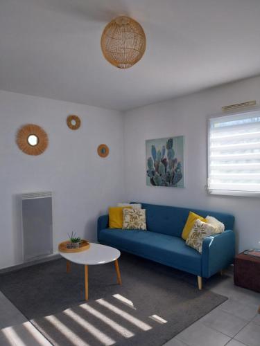 Aux Portes de Nantes 2 Pieces Moderne Et Confortable — hotel in Carquefou