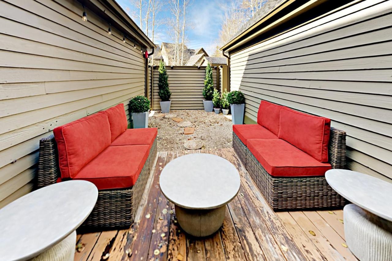 Wildflower Unit 8 - carbon neutral hotel in Bridgeport
