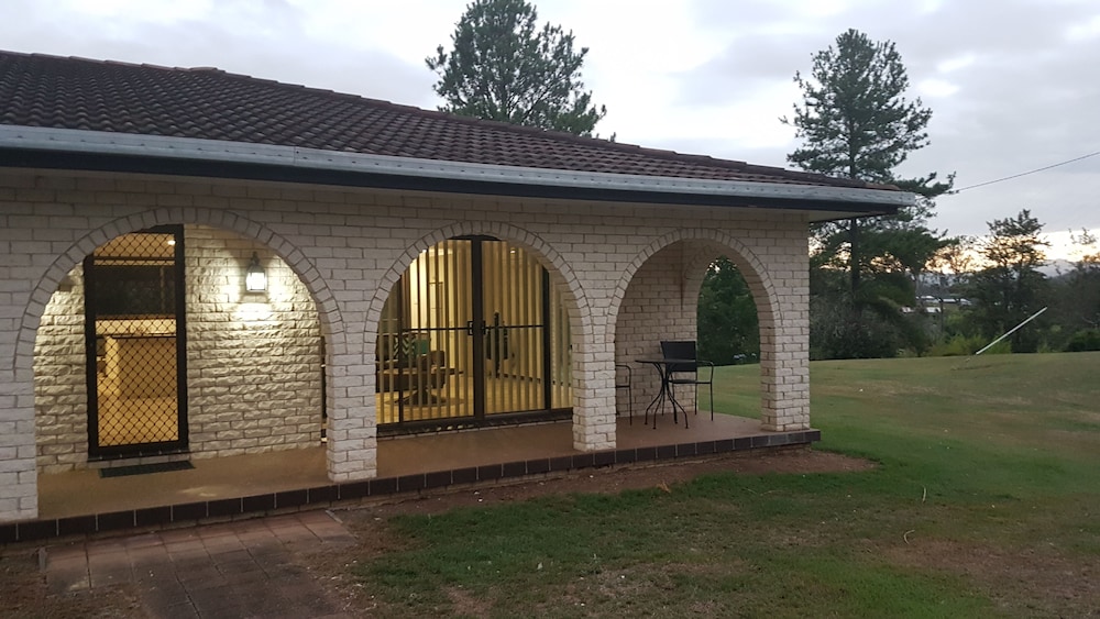 Serendipity On Barrington — 4-Star Luxury Hotel in Gloucester, Australia