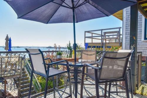 Gorgeous water views in the center of town — 4-Star Luxury Hotel in Provincetown, United States