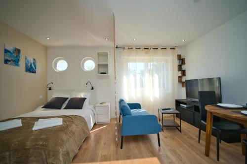 Studio Climatise Refait a Neuf in Villeneuve-Loubet, France