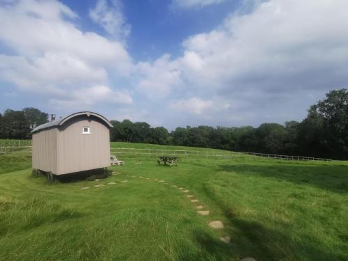 Molly Dishwasher Shepherds Hut - last minute hotel in Unknown City