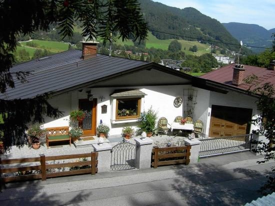Haus Bergfrieden — 4-Star Luxury Hotel in Berchtesgaden, Germany