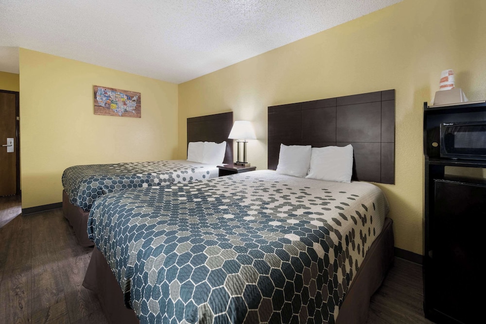 Econo Lodge Spotsylvania Town Center - photo 28