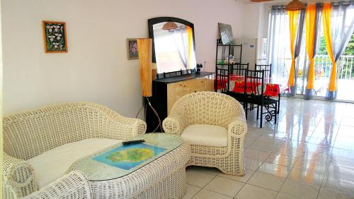 Appartement confortable à Saint Paul 70 m avec piscine partagée — 4-Star Luxury Hotel in Saint-Paul, Réunion