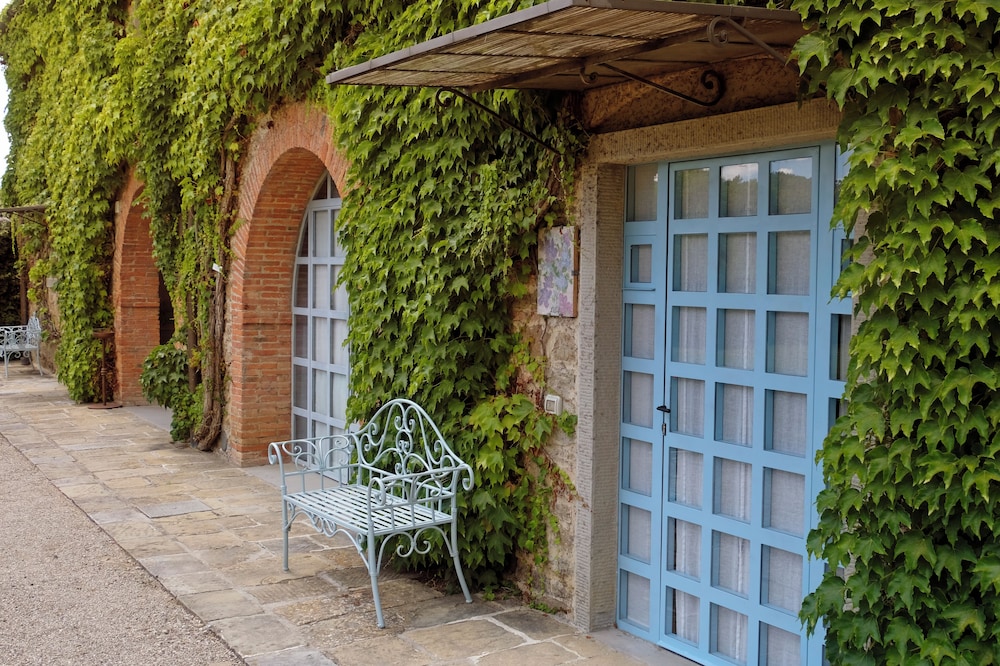 Ca de Frati — 4-Star Luxury Hotel in Arezzo, Italy