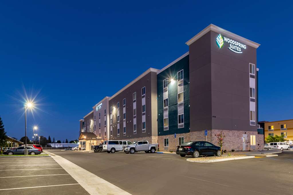 WoodSpring Suites Bakersfield East - photo 26