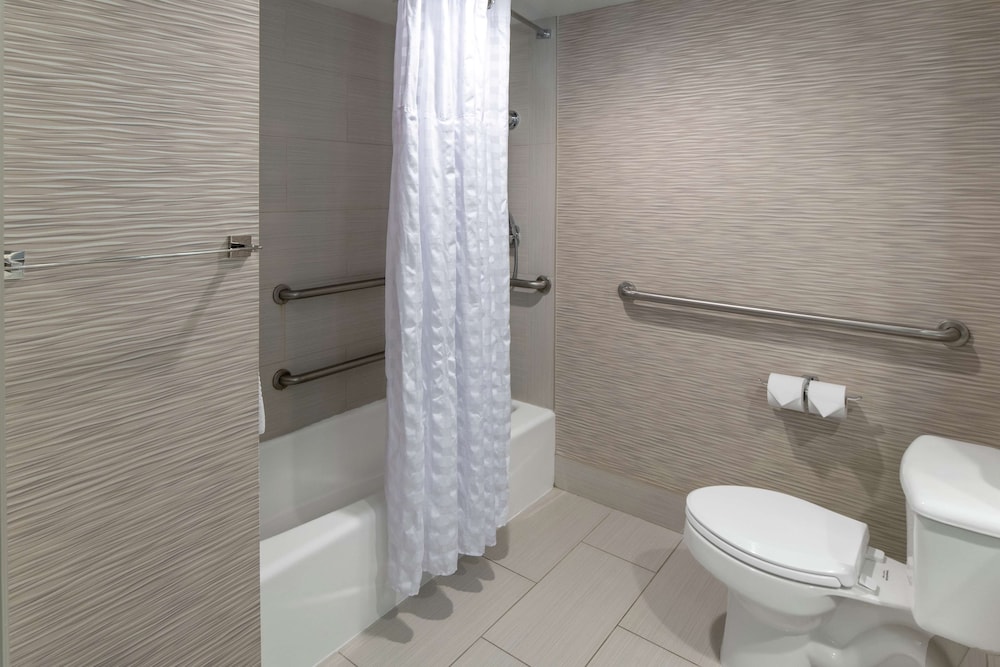 DoubleTree by Hilton Hotel Jacksonville Airport - photo 8