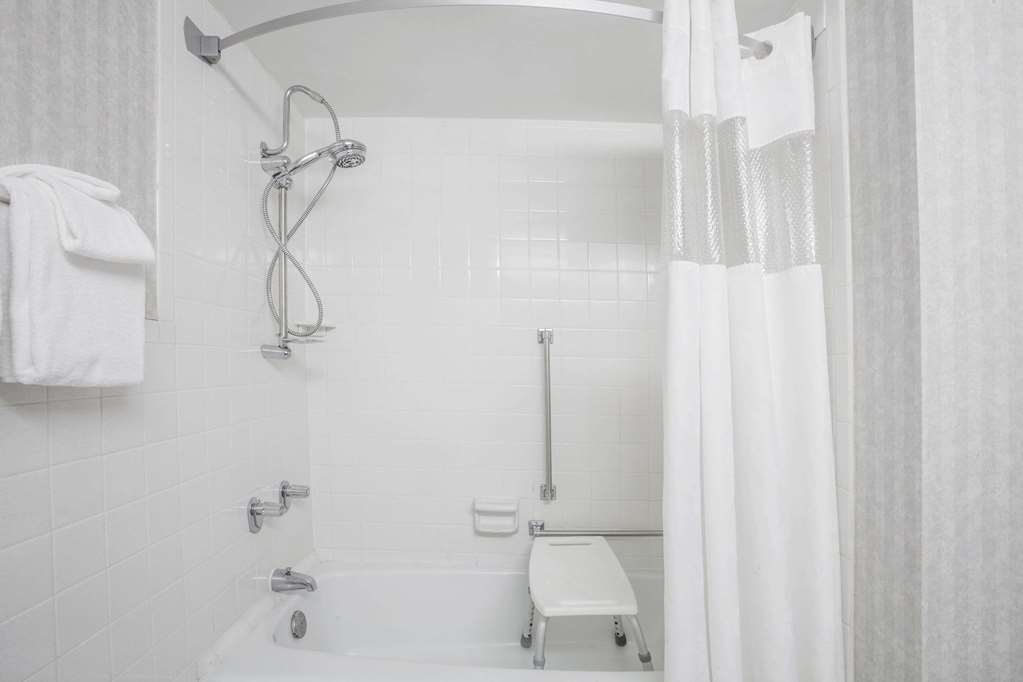 Ramada by Wyndham Angola Fremont Area - photo 13