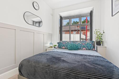 Free Parking Modern 4 Bedrooms 10min From Birmingham City Centre Ideal for Contractors Groups And Families in Birmingham, United Kingdom