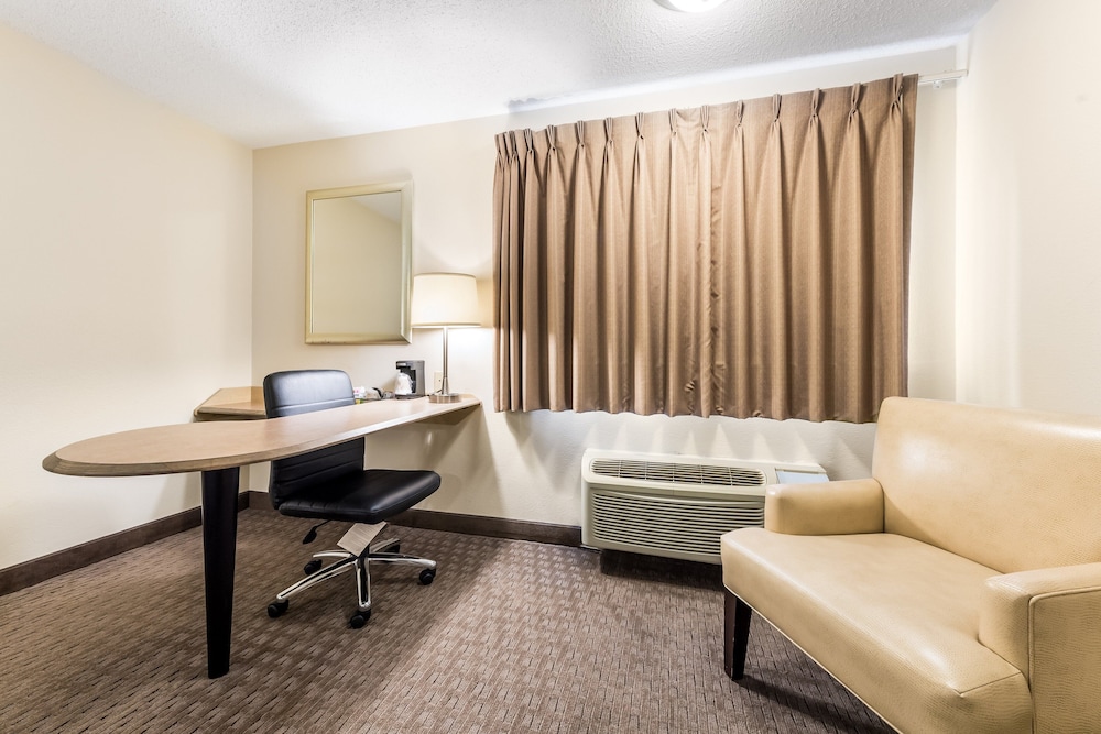 Red Roof Inn Cleveland Airport Middleburg Heights - photo 10