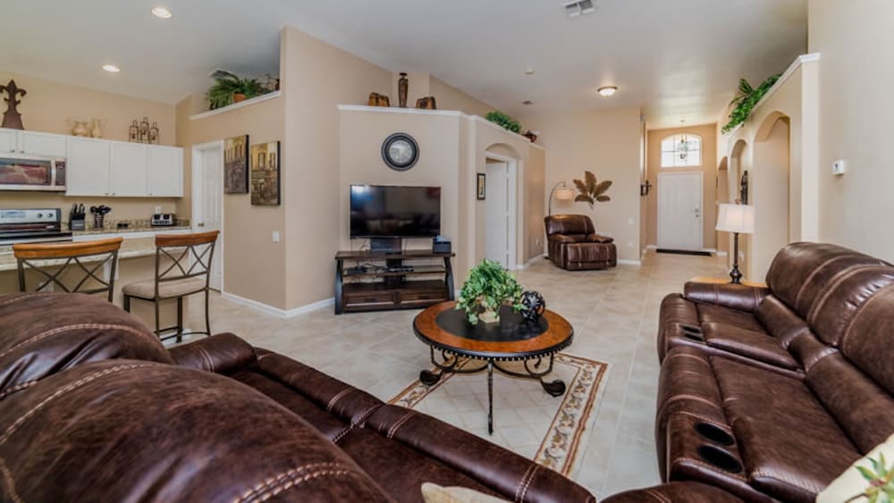 4 Bed in Windsor Palms Resort Steps to Disney - photo 3