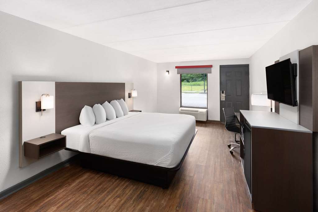 Ramada by Wyndham Bainbridge - photo 18