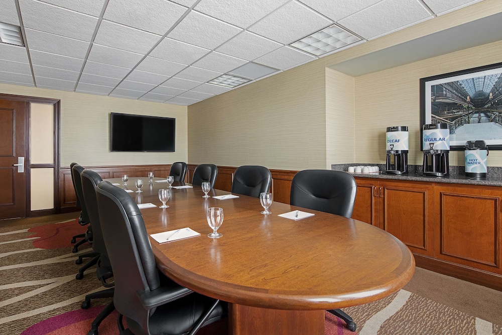 Hilton Garden Inn Cleveland Downtown - photo 27