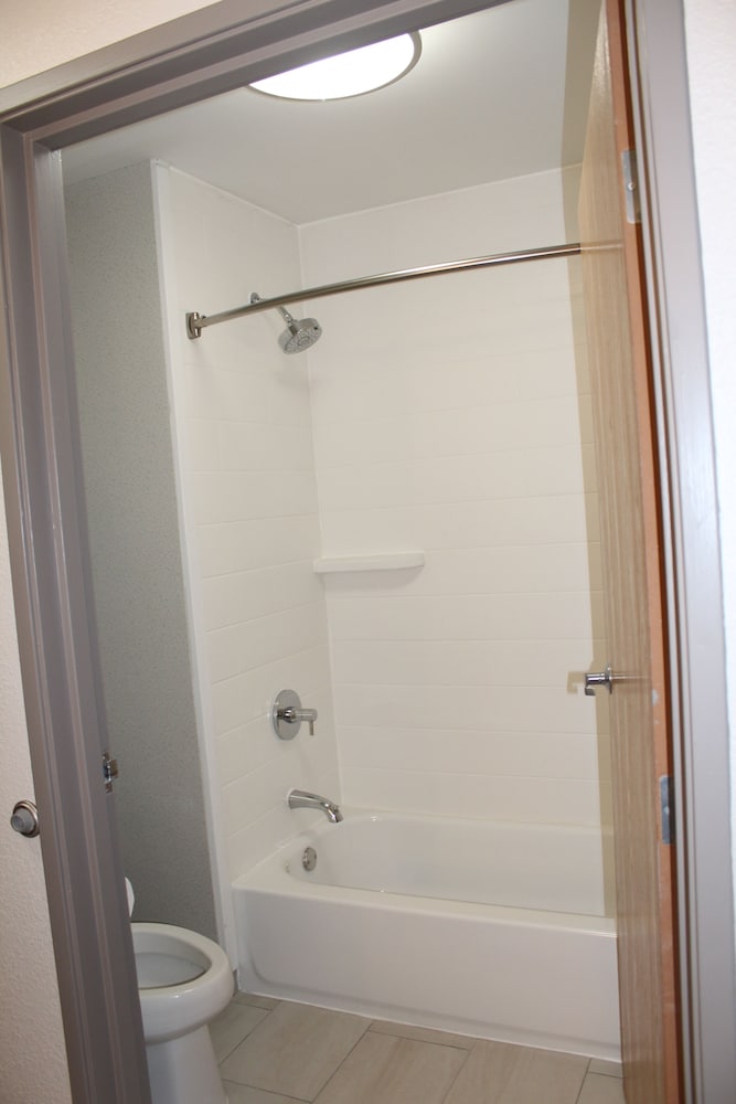 Holiday Inn Express Hotel & Suites Raton by IHG - photo 40