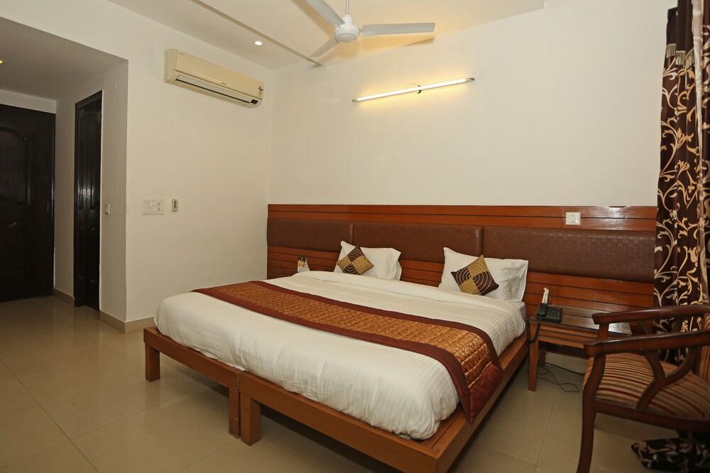 Oyo 8337 Dlf Phase 4 - last minute hotel in Gurgaon