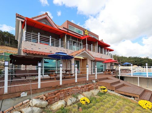 Gyeongju Star Spa Pension — 4-Star Luxury Hotel in Gyeongju, South Korea