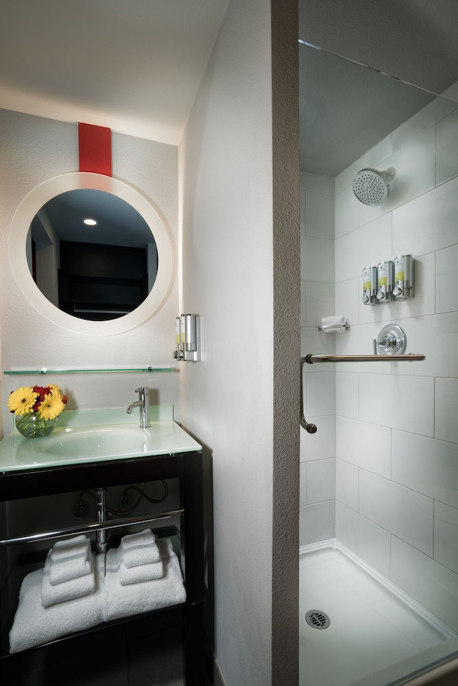 Staypineapple Hotel FIVE Downtown Seattle - photo 18