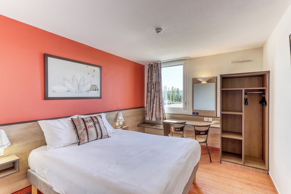ACE Hôtel Montluçon — hotel in Saint-Victor