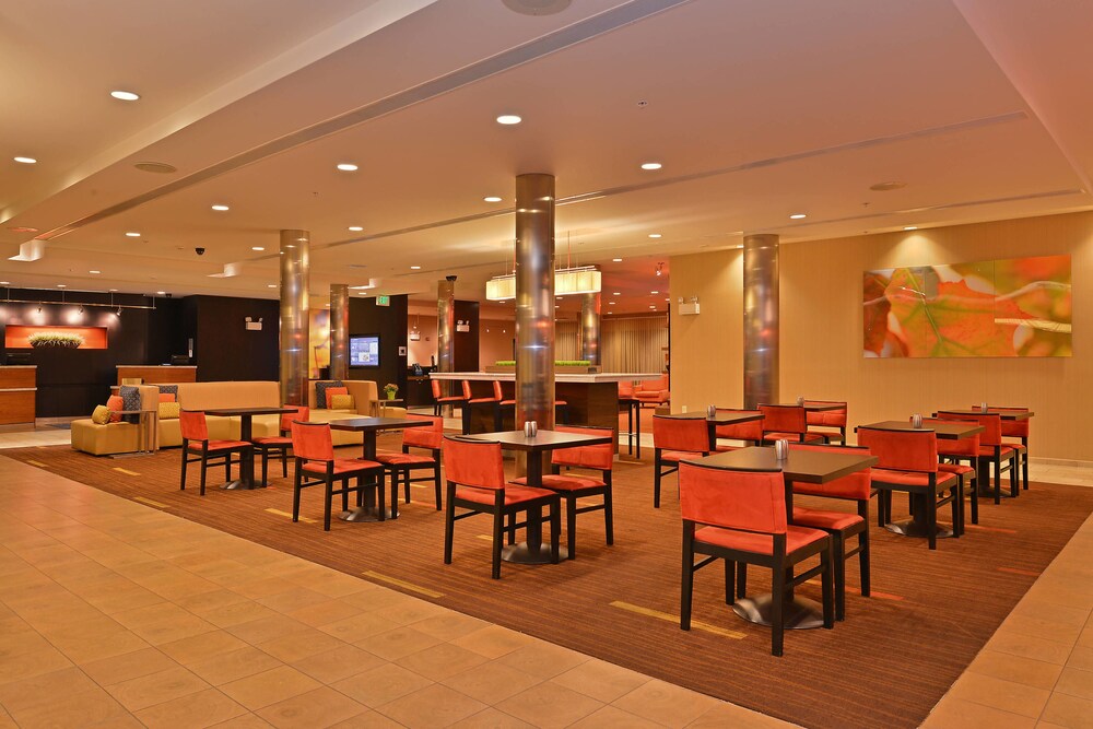 Courtyard by Marriott Burlington Mt. Holly Westampton - photo 14