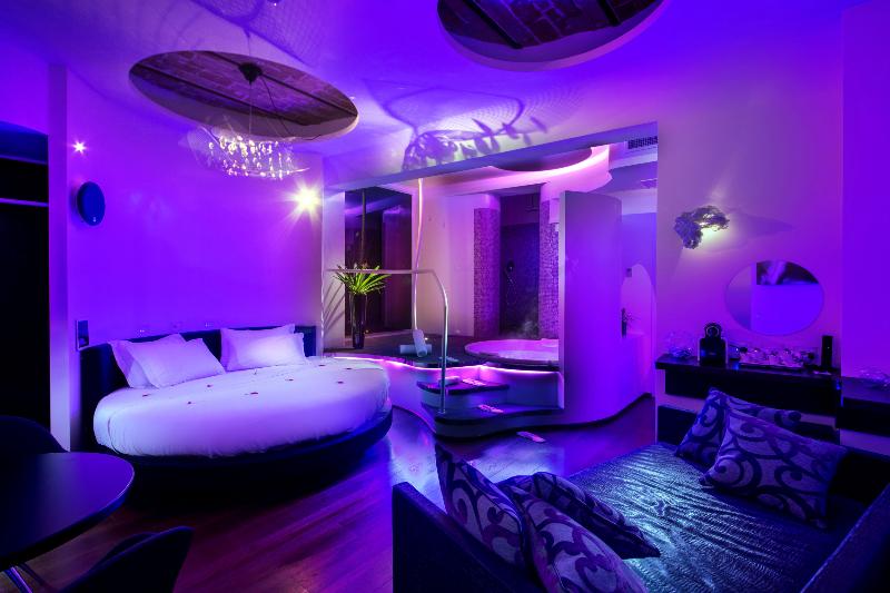 SuiteSistina for Brave Lovers — 4-Star Luxury Hotel in Rome, Italy