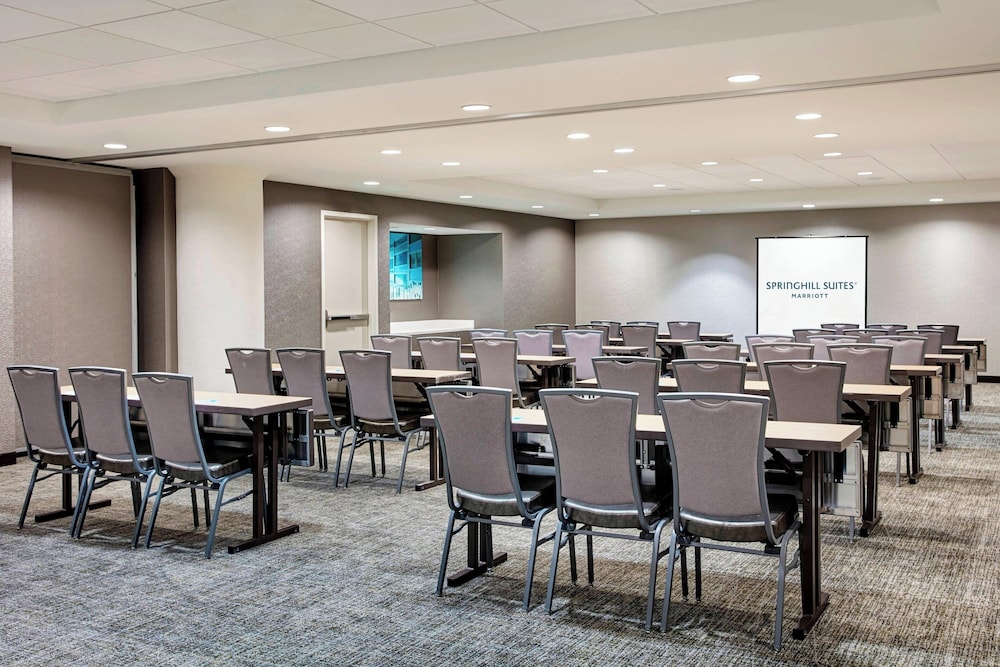 SpringHill Suites by Marriott Milwaukee Downtown - photo 55