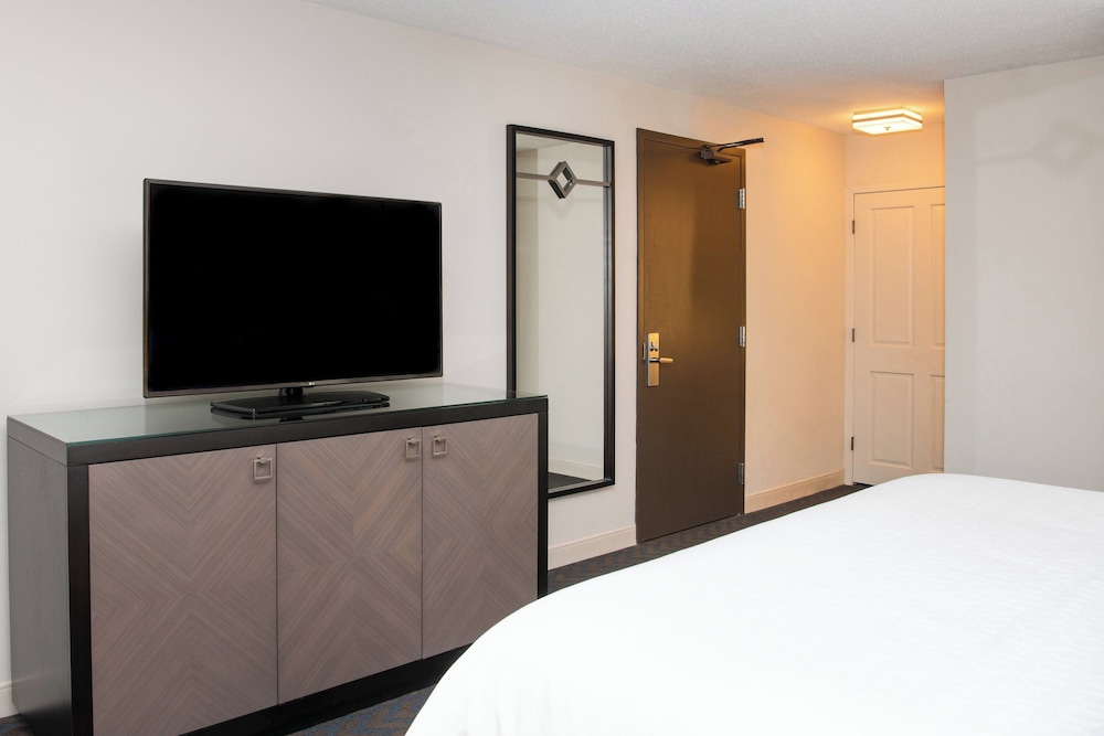 Sheraton Minneapolis West Hotel - photo 27