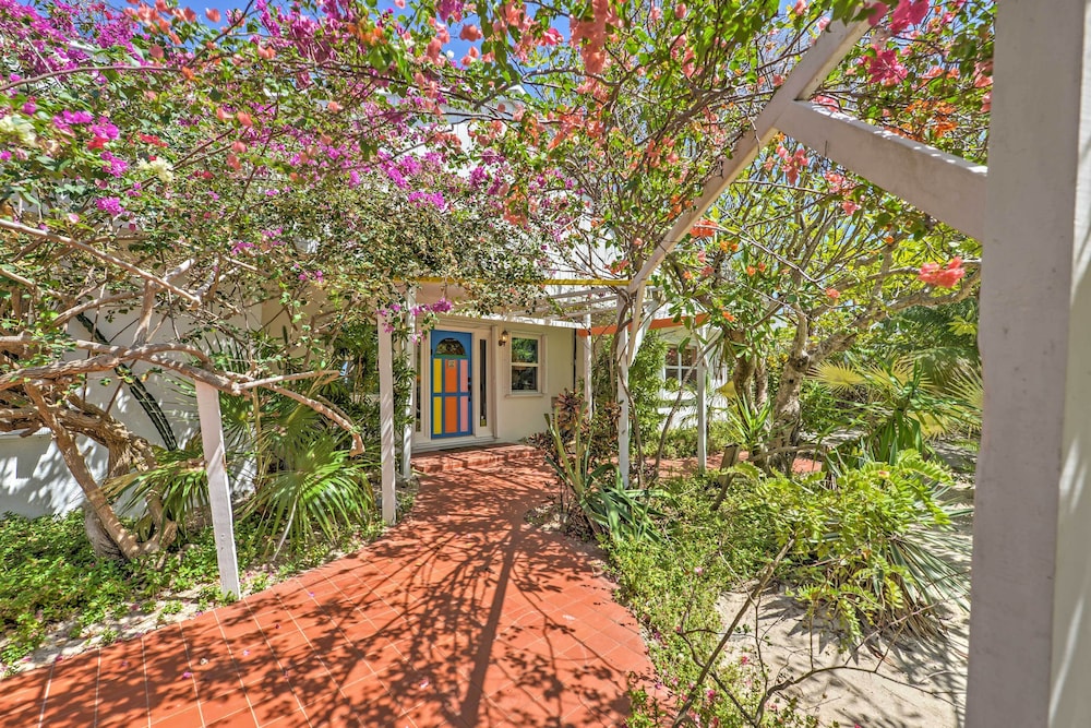 Northside Grand Cayman Getaway with Private Beach in North Side, Cayman Islands