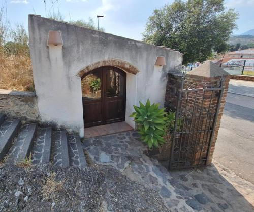 Malicas - carbon neutral hotel in Galtelli