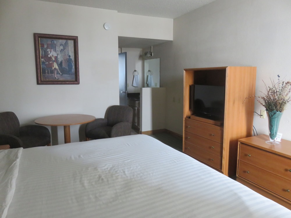 Baymont by Wyndham Fargo - photo 35
