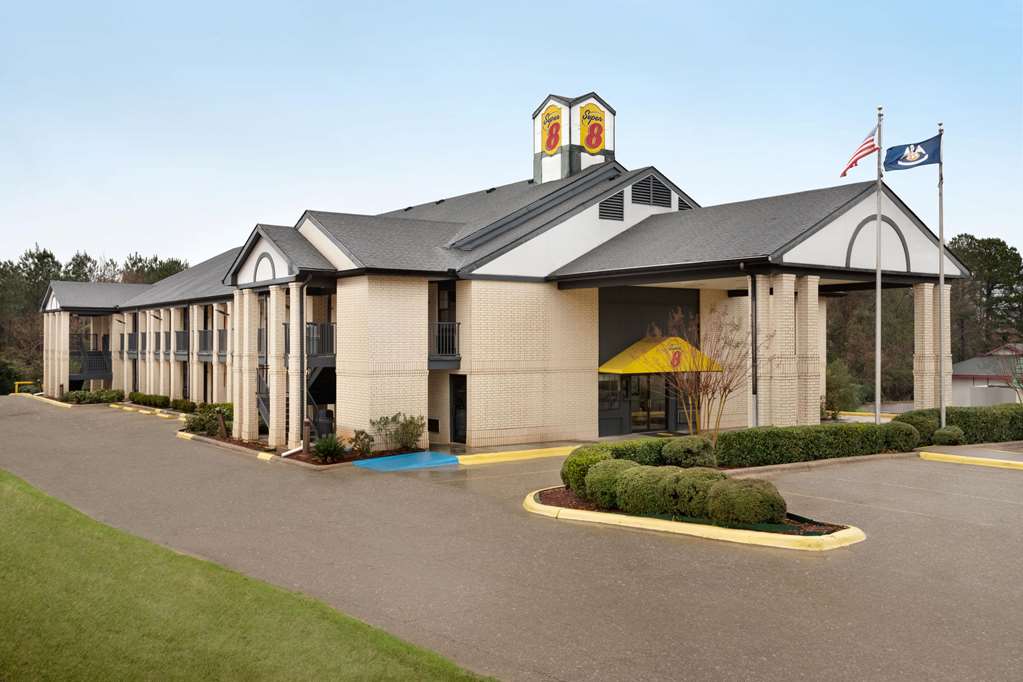 Super 8 by Wyndham Ruston - carbon neutral hotel in Ruston