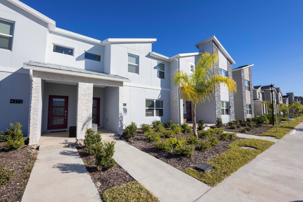 Stunning 4 Bd Close to Disney w Pool Storey Lake Resort 4369 Kissimmee - photo 3