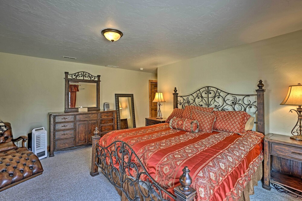 Golf Ski & Hike: Luxe Group Getaway in Granby in Granby, United States