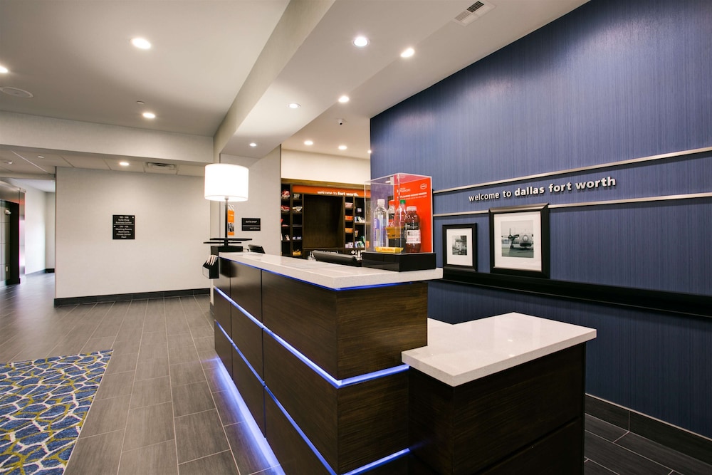 Hampton Inn & Suites Dallas Ft. Worth Airport South - photo 3