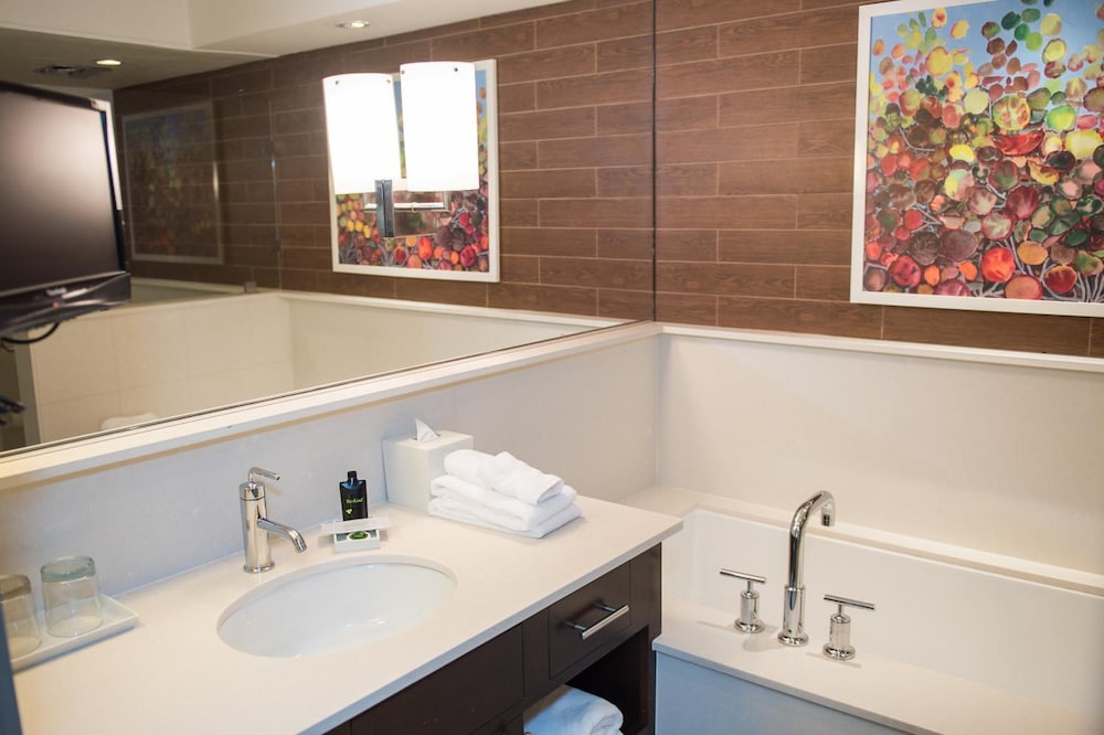 City Loft Hotel - photo 18