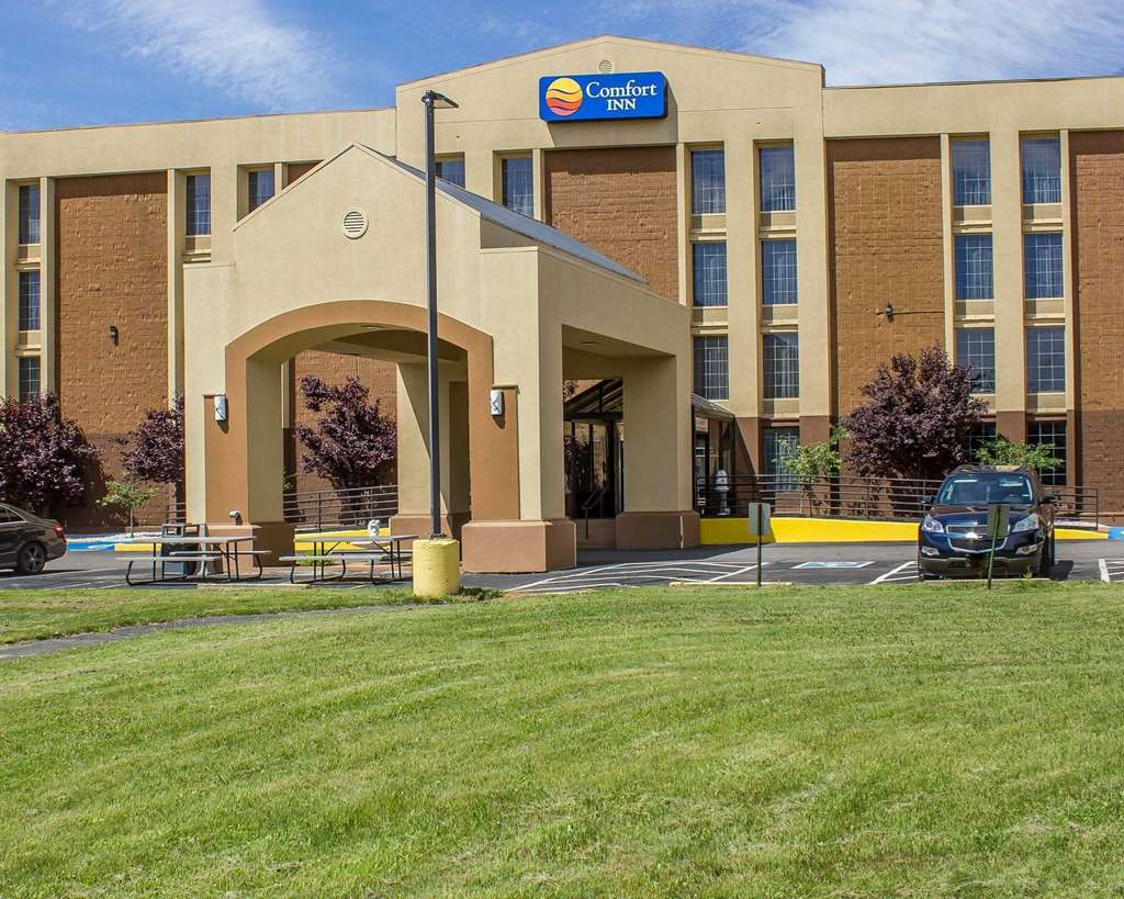 Comfort Inn Wethersfield Hartford - photo 2