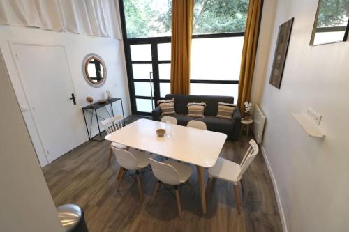 Cocon Moderne a Deux Pas de Bercy - carbon neutral hotel in Paris