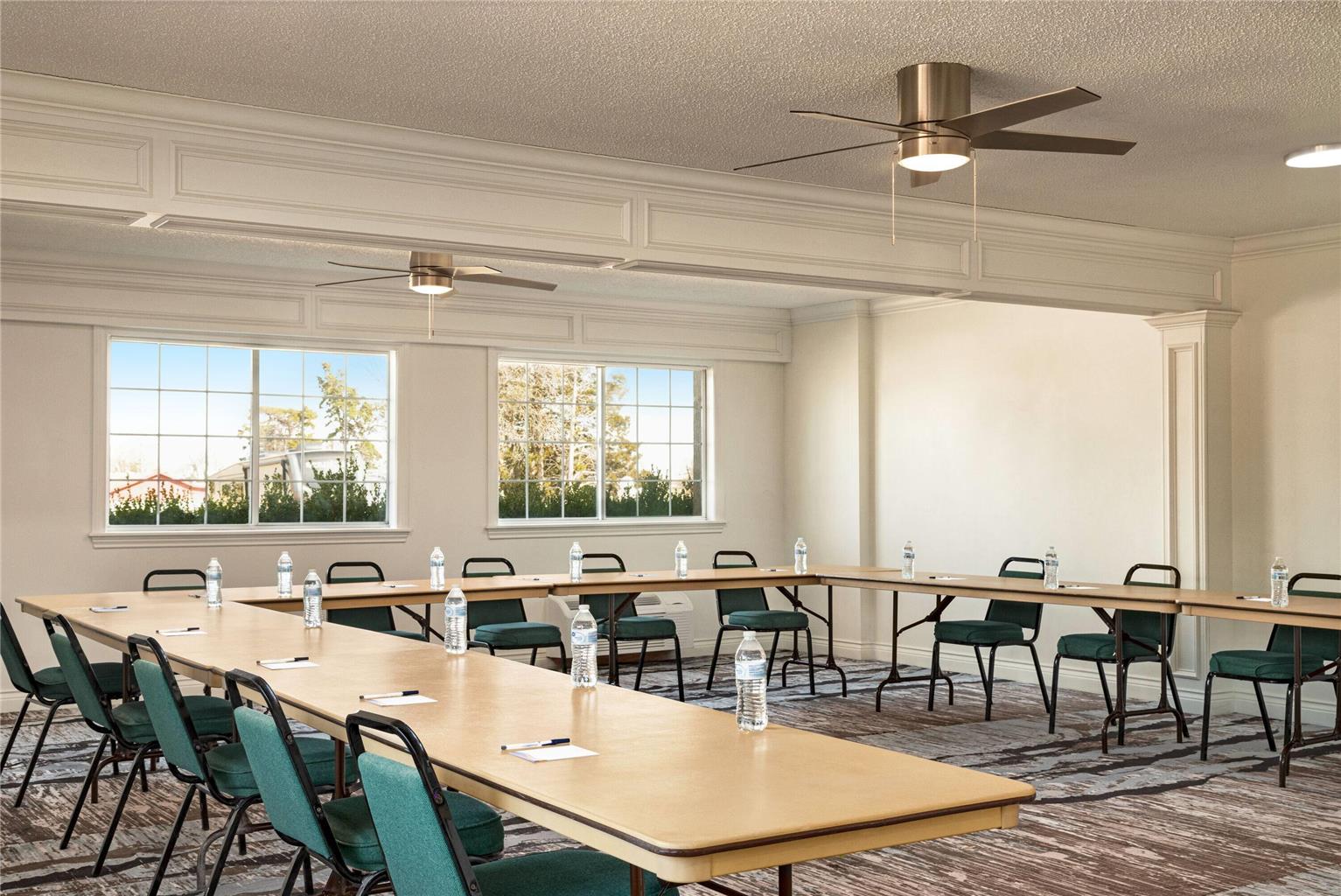 Baymont by Wyndham Blackwell I 35 - photo 34