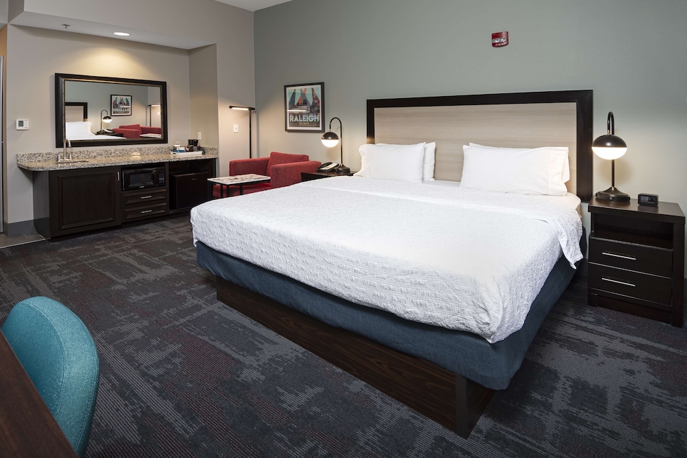 Hampton Inn & Suites Raleigh Downtown - photo 21
