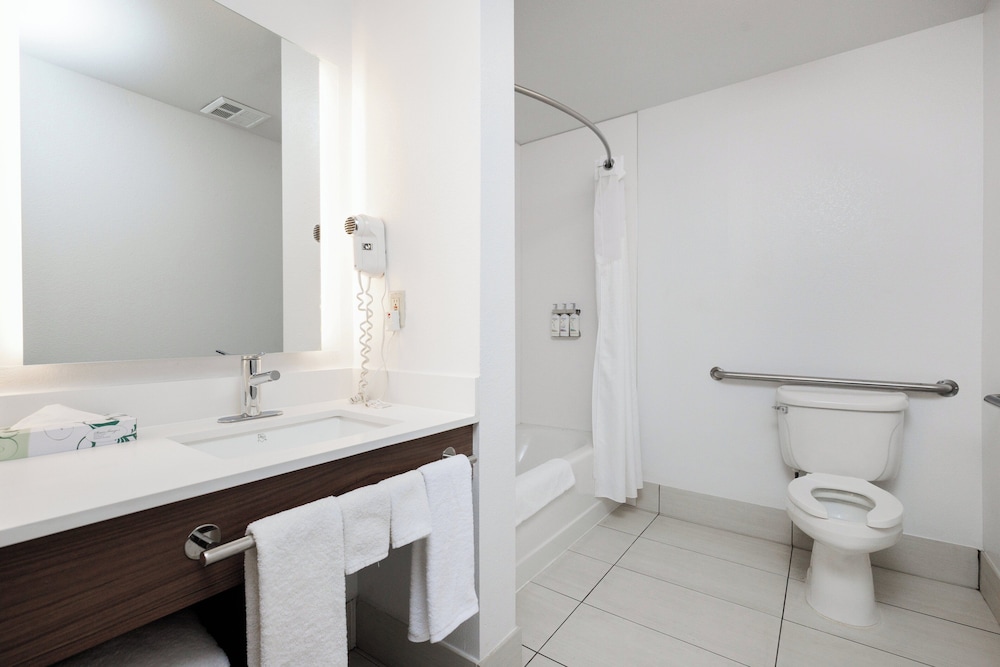 Holiday Inn Express West Sacramento - photo 14