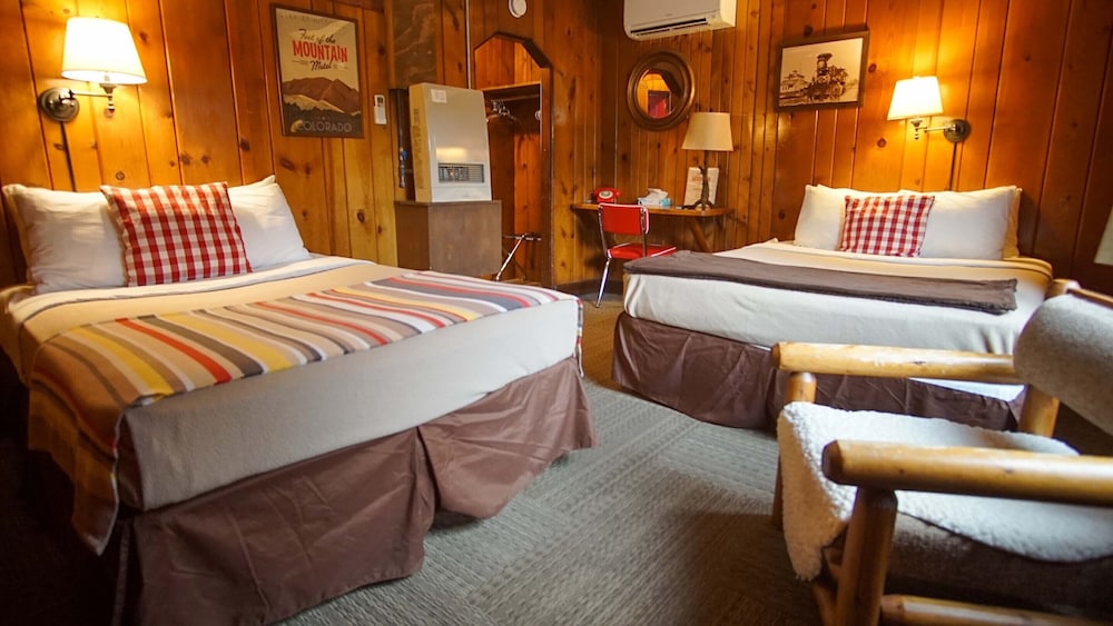 Foot of the Mountain Motel - photo 4