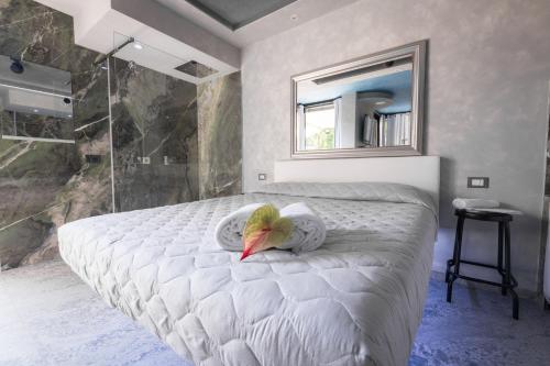 Garda Fantasy Paradise Silver O Gold — 4-Star Luxury Hotel in Desenzano Del Garda, Italy