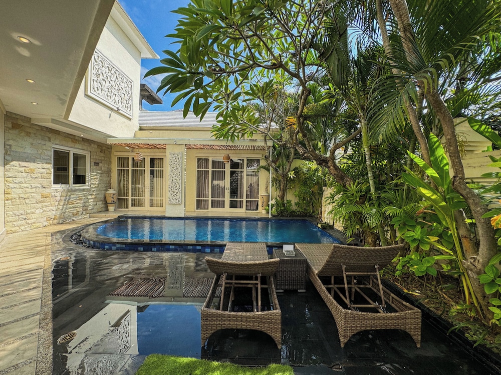 Awila Villas Kuta by The Wina Resorts — 4-Star Luxury Hotel in Legian, Indonesia