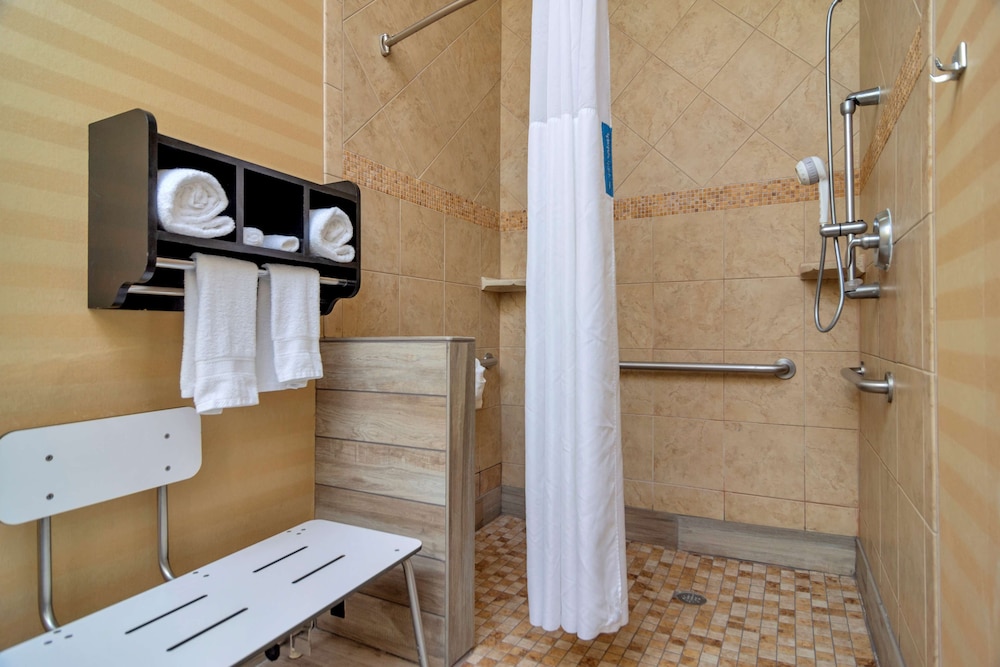 Hampton Inn & Suites Fort Worth Fossil Creek - photo 43
